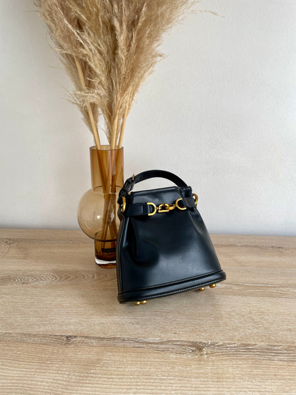 Whitney Bucket